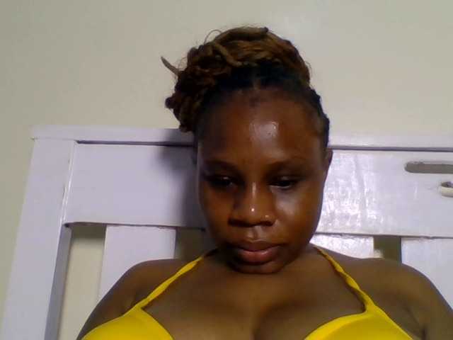 Ebonitah live cam on BongaCams