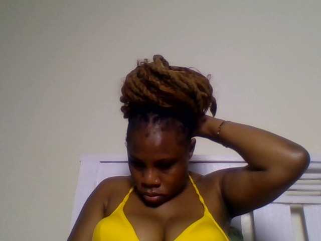 Ebonitah live cam on BongaCams