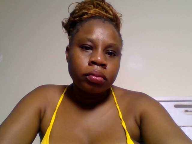 Ebonitah live cam on BongaCams