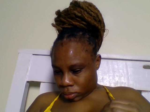 Ebonitah live cam on BongaCams