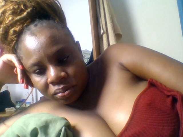 Ebonitah live cam on BongaCams