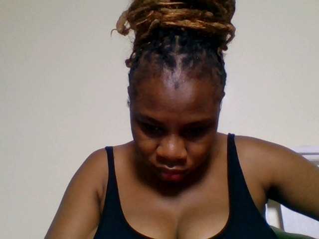 Ebonitah live cam on BongaCams