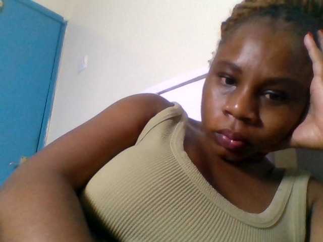 Ebonitah live cam on BongaCams