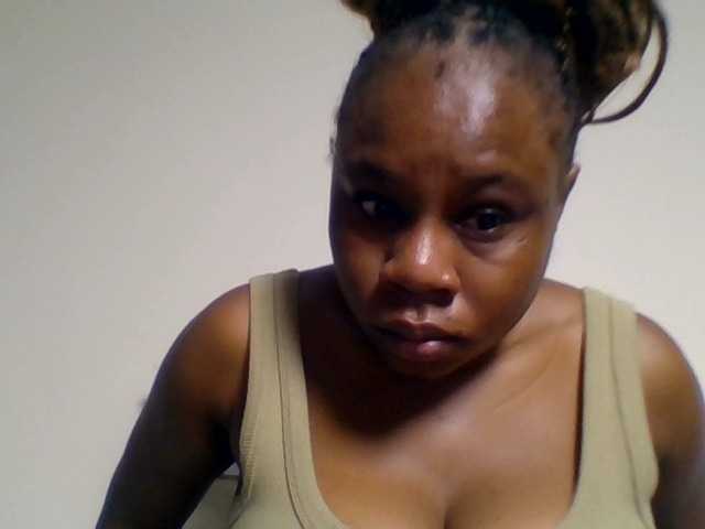 Ebonitah live cam on BongaCams