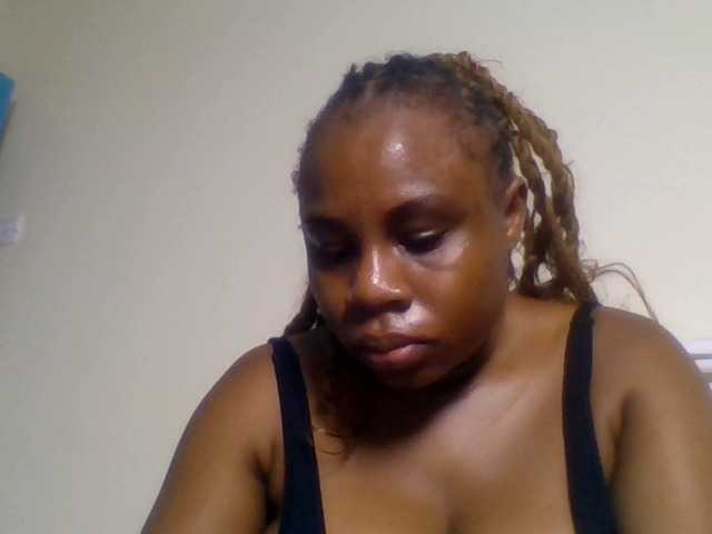 Ebonitah live cam on BongaCams