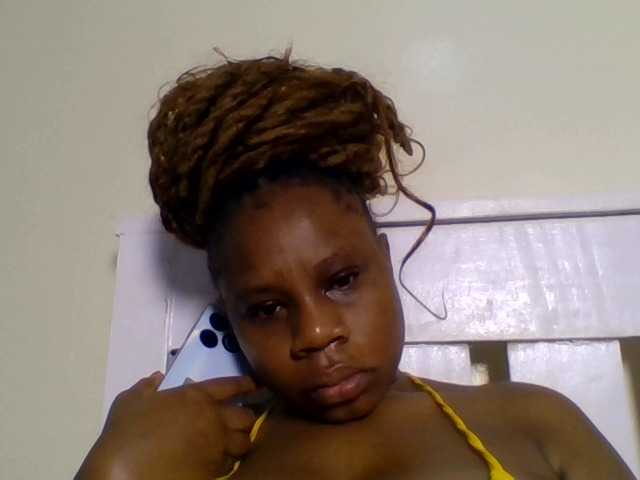 Ebonitah live cam on BongaCams