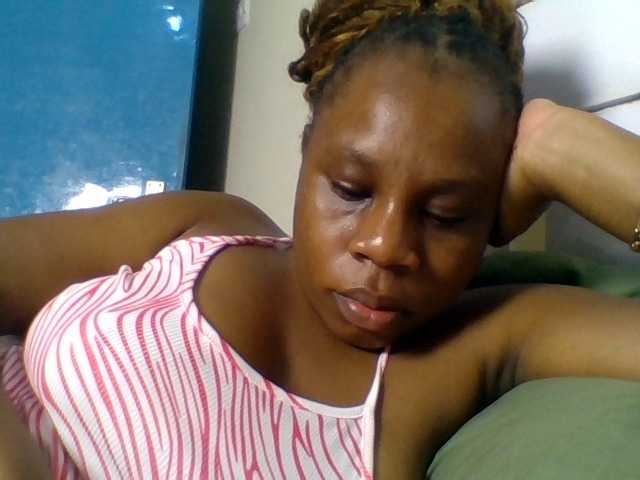 Ebonitah live cam on BongaCams