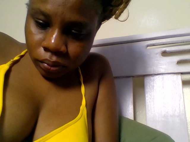 Ebonitah live cam on BongaCams