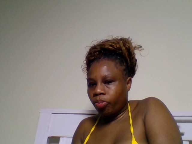 Ebonitah live cam on BongaCams