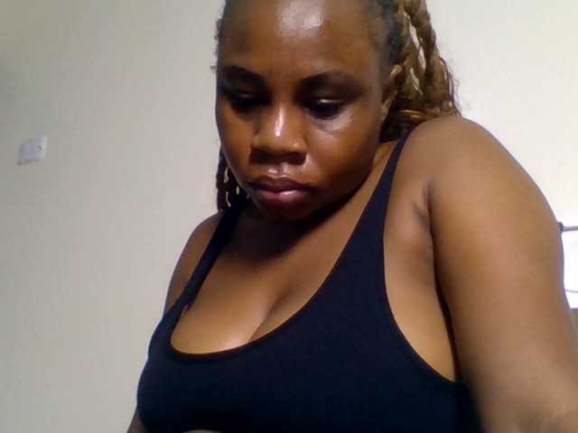 Ebonitah live cam on BongaCams