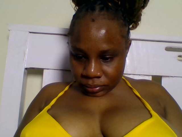 Ebonitah live cam on BongaCams