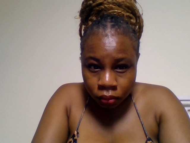 Ebonitah live cam on BongaCams
