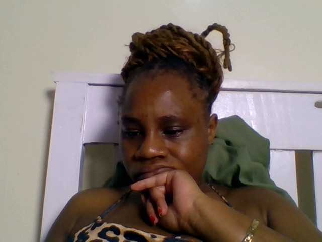 Ebonitah live cam on BongaCams