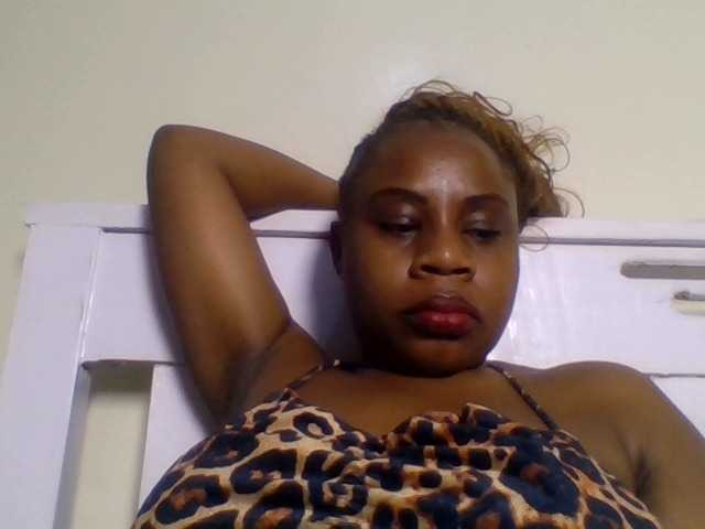 Ebonitah live cam preview
