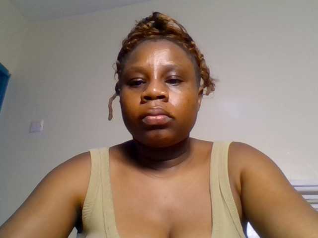 Ebonitah live cam on BongaCams