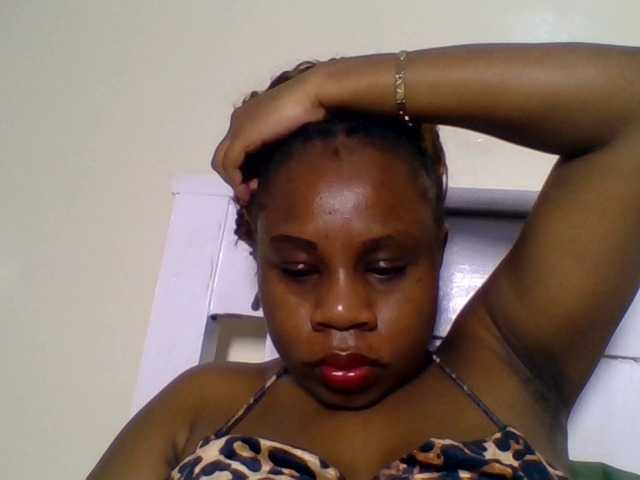 Ebonitah live cam on BongaCams