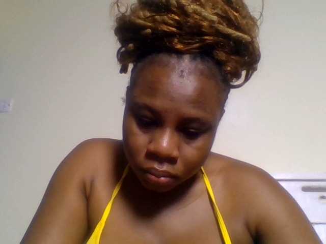 Ebonitah live cam on BongaCams