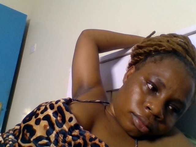 Ebonitah live cam on BongaCams