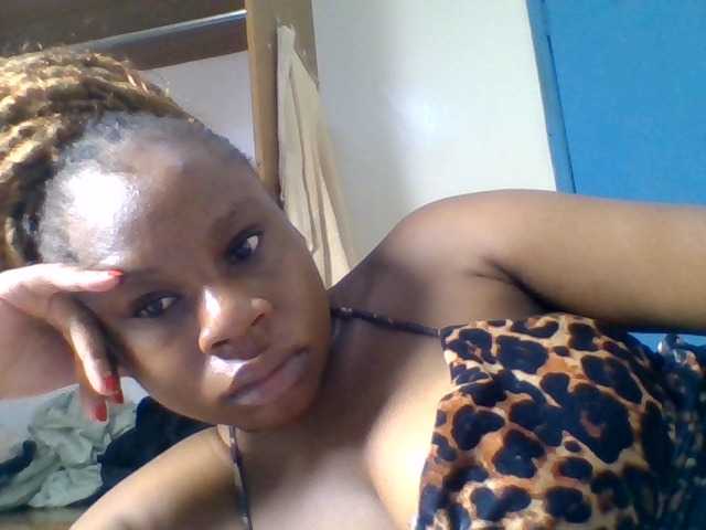 Ebonitah live cam on BongaCams