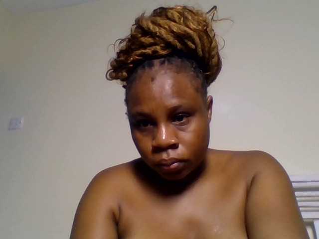 Ebonitah live cam on BongaCams