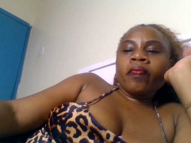 Ebonitah live cam on BongaCams