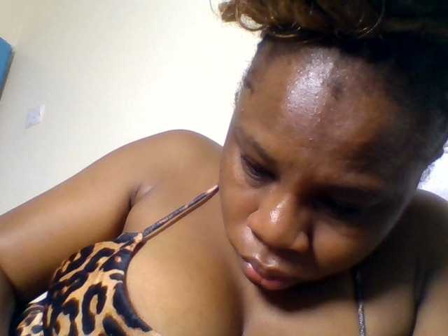 Ebonitah live cam on BongaCams