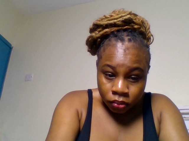 Ebonitah live cam on BongaCams