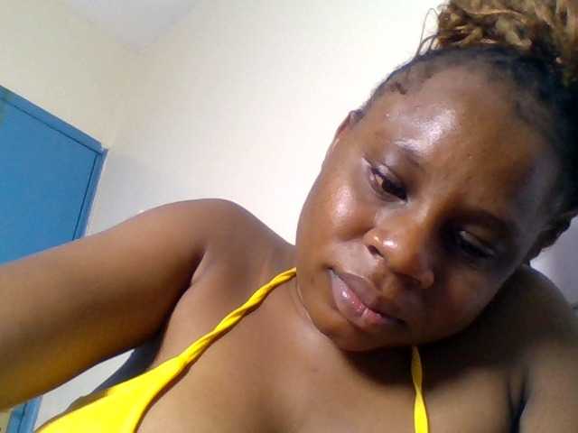 Ebonitah live cam on BongaCams