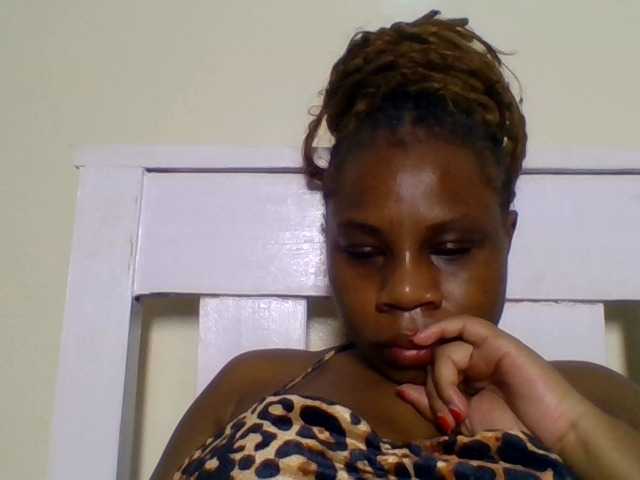 Ebonitah live cam on BongaCams