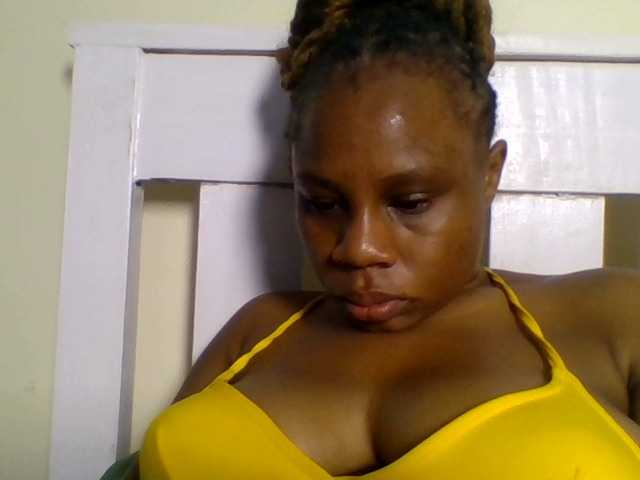 Ebonitah live cam on BongaCams