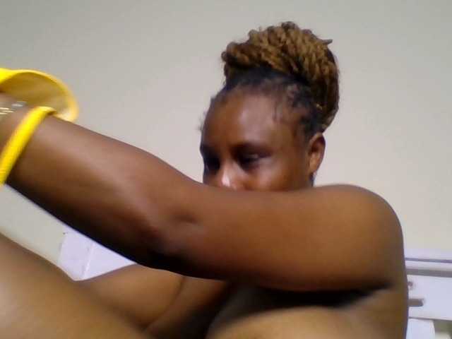 Ebonitah live cam on BongaCams