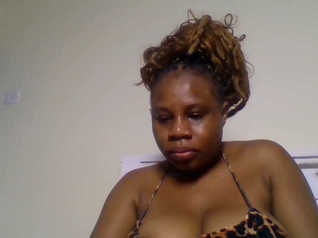 Ebonitah live cam on BongaCams