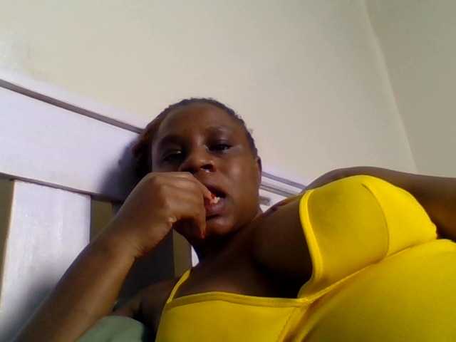 Ebonitah live cam on BongaCams