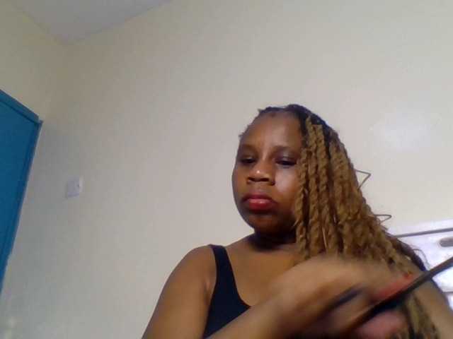 Ebonitah live cam on BongaCams