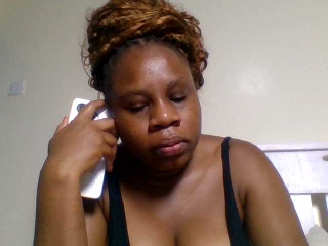 Ebonitah live cam on BongaCams