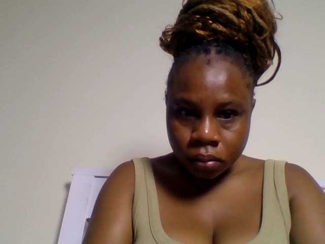 Ebonitah live cam preview