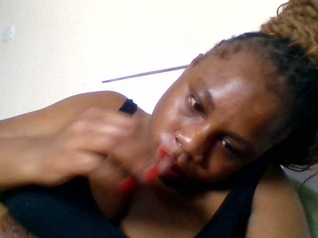 Ebonitah live cam on BongaCams