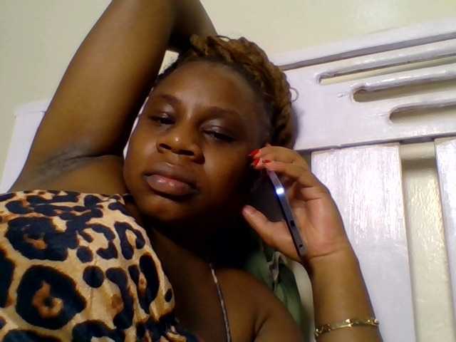 Ebonitah live cam on BongaCams