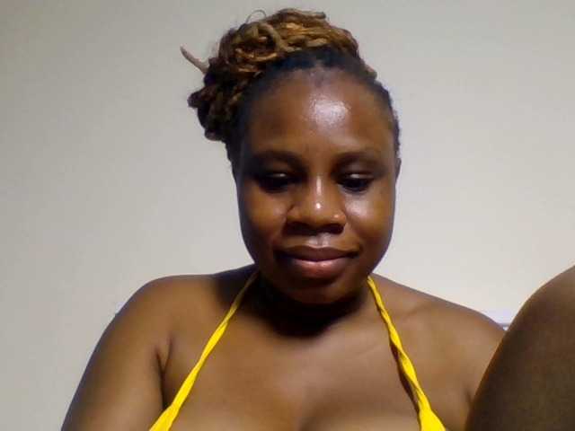 Ebonitah live cam on BongaCams