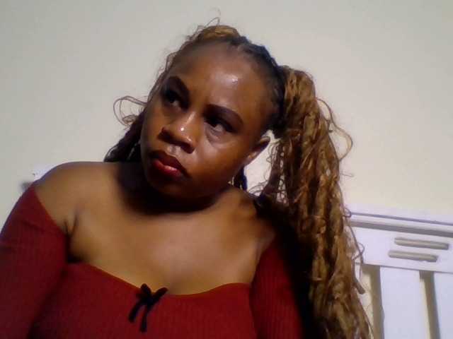 Ebonitah live cam on BongaCams