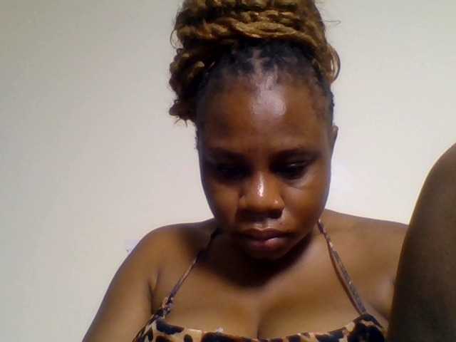 Ebonitah live cam on BongaCams