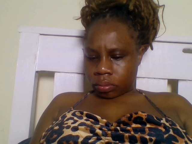 Ebonitah live cam on BongaCams