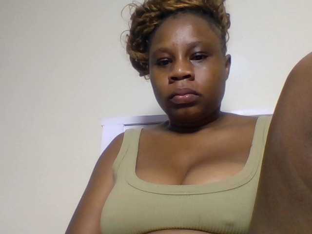 Ebonitah live cam on BongaCams