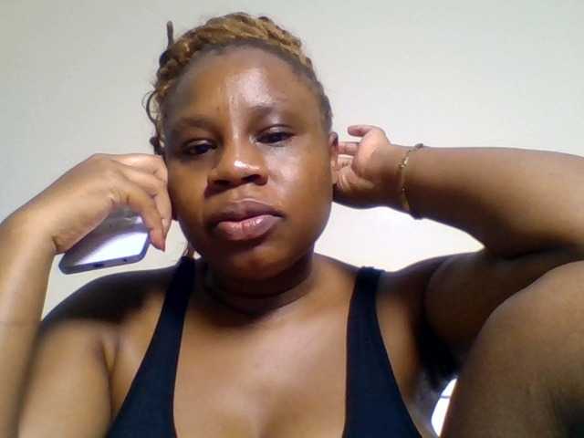 Ebonitah live cam on BongaCams