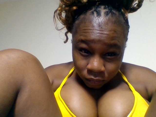Ebonitah webcam bongacams model stream image