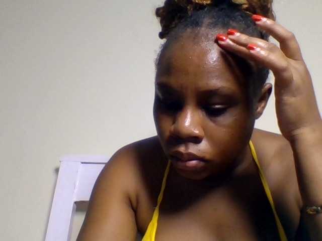 Ebonitah live cam on BongaCams