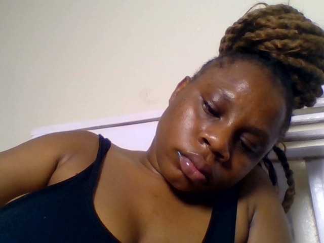 Ebonitah live cam on BongaCams
