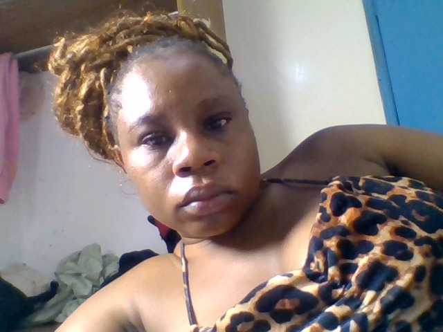 Ebonitah live cam on BongaCams