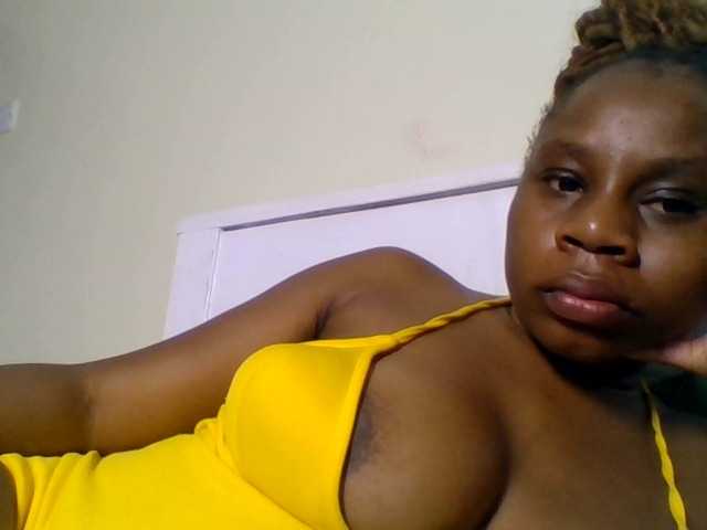 Ebonitah live cam on BongaCams