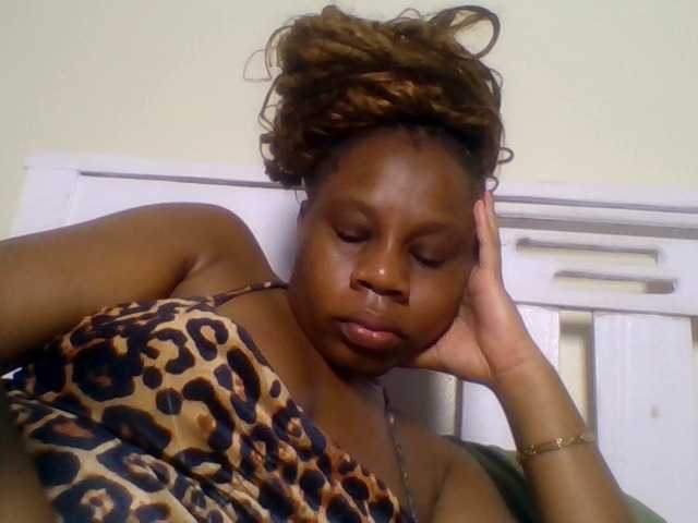 Ebonitah live cam on BongaCams
